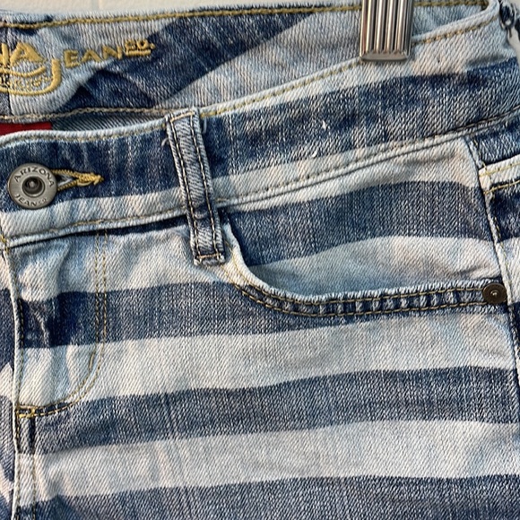 ARIZONA JEAN CO. Stars & Stripes Daisy Dukes Short shorts Distressed - Picture 5 of 12